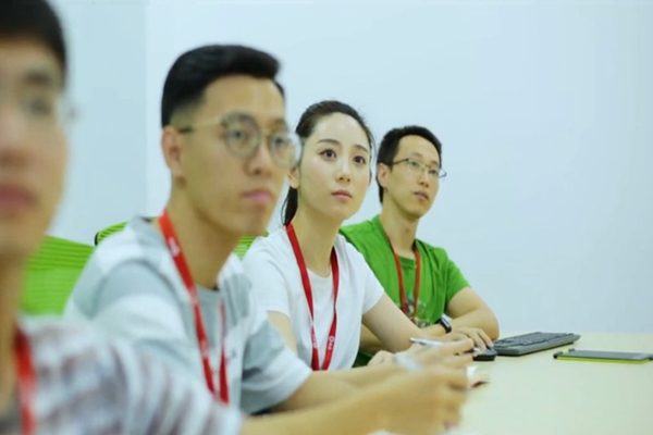 企業(yè)宣傳片制作力求高性價(jià)比 視頻拍攝費(fèi)用介紹